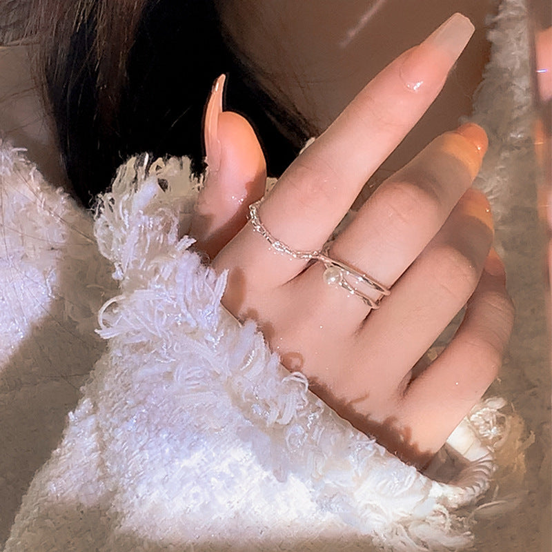 Kaunis Helmi Sormus ainutlaatuisella tyylillä