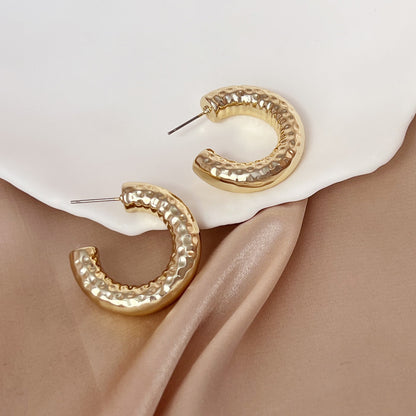 Klassinen Korvarengas ajattomalla viehätyksellä