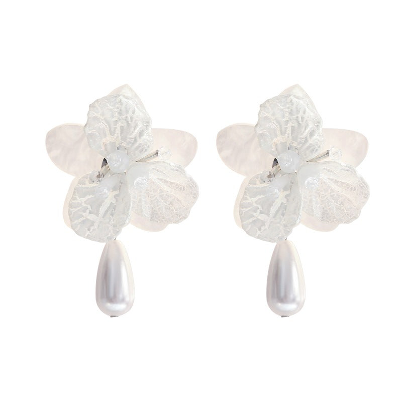 Romanttinen Helmi Korvarengas erityisiin hetkiin