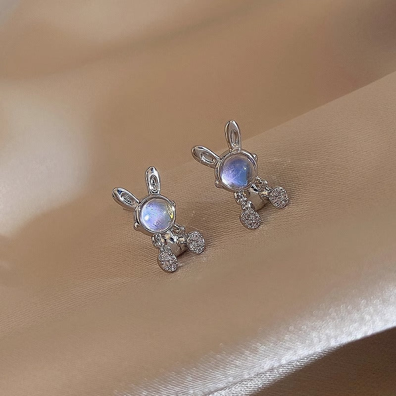 Kaunis Korvarengas ainutlaatuisella tyylillä