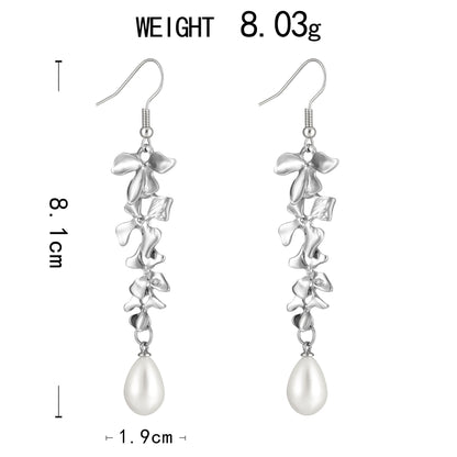 Kaunis Helmi Korvarengas ainutlaatuisella tyylillä