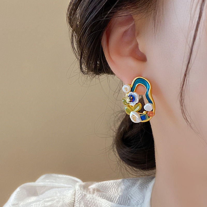 Hurmaava Helmi Korvarengas jokaiseen tilaisuuteen