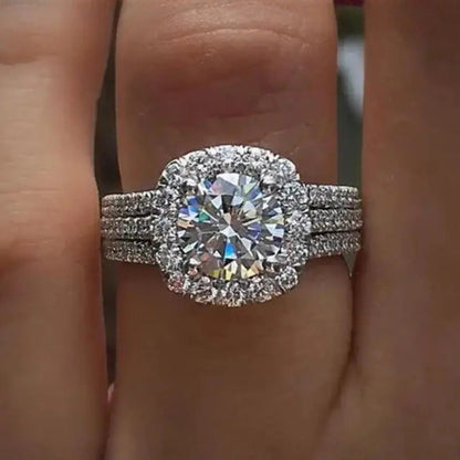 Klassinen Sormus ajattomalla viehätyksellä