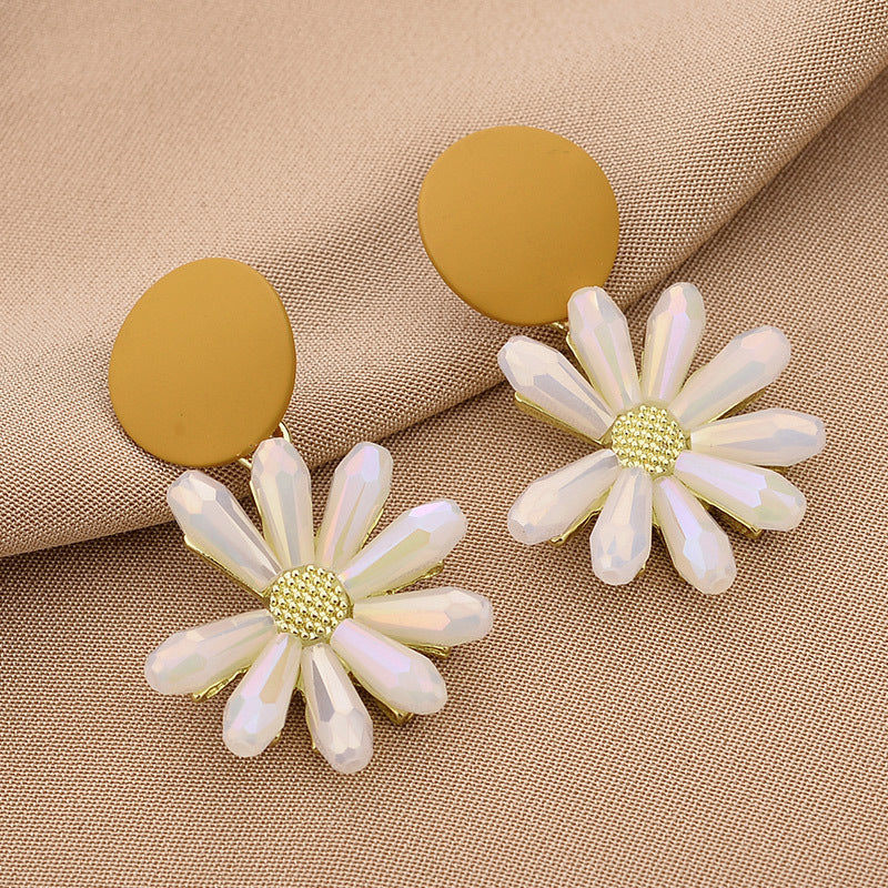 Elegantti Hopea Korvarengas jokaiseen tilaisuuteen