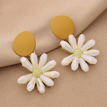 Elegantti Hopea Korvarengas jokaiseen tilaisuuteen