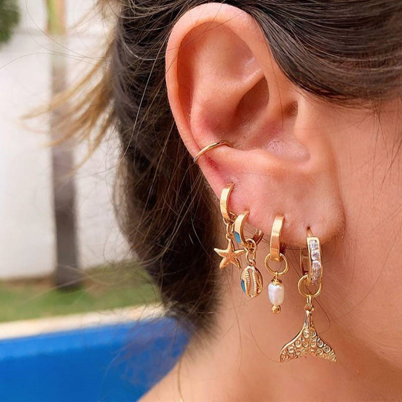 Klassinen Kulta Korusetti ajattomalla viehätyksellä