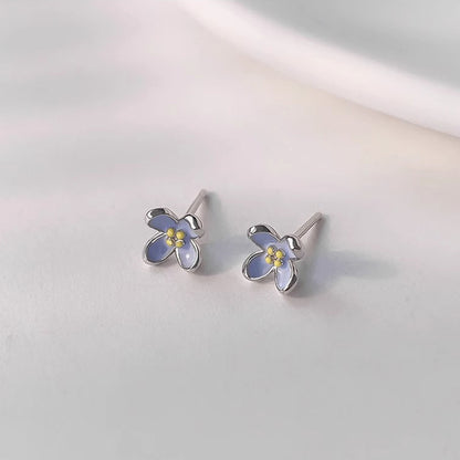 Kaunis Korvarengas ainutlaatuisella tyylillä