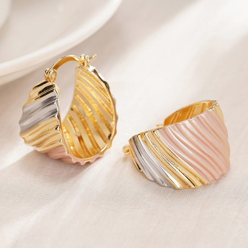 Käsintehty vintage Korvarengas