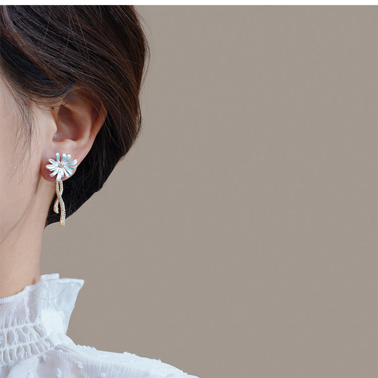 Kaunis Korvarengas ainutlaatuisella tyylillä