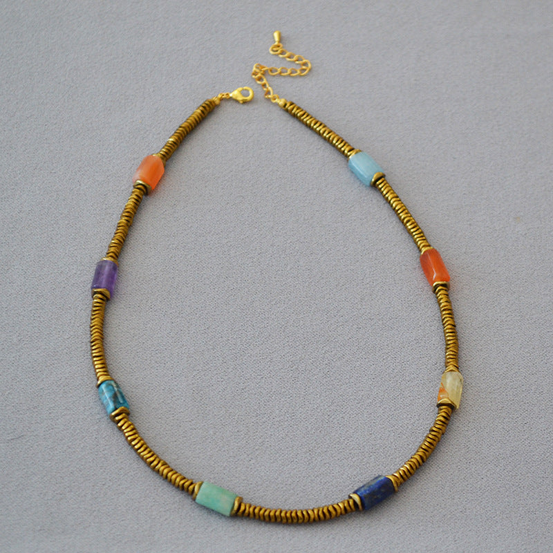 Klassinen Kaulakoru ajattomalla viehätyksellä