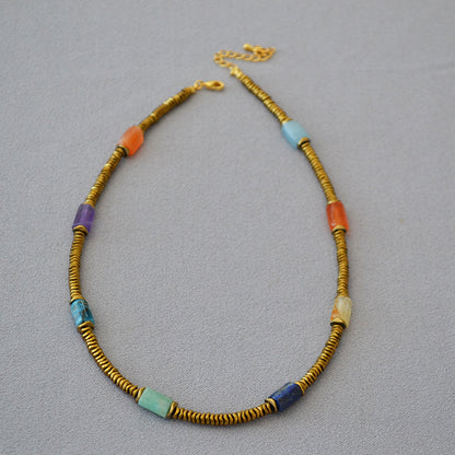 Klassinen Kaulakoru ajattomalla viehätyksellä