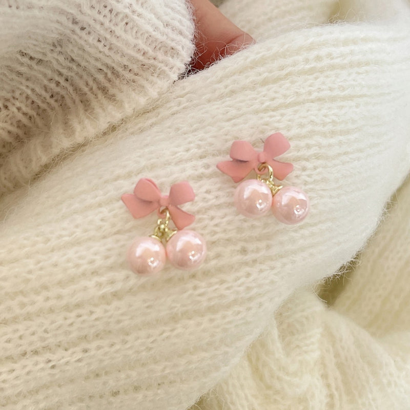 Klassinen Helmi Korvarengas ajattomalla viehätyksellä