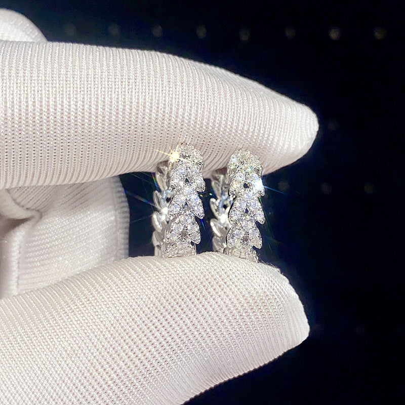 Elegantti Korvarengas jokaiseen tilaisuuteen