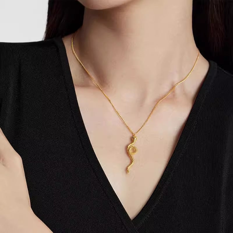 Kaunis Kulta Kaulakoru ainutlaatuisella tyylillä