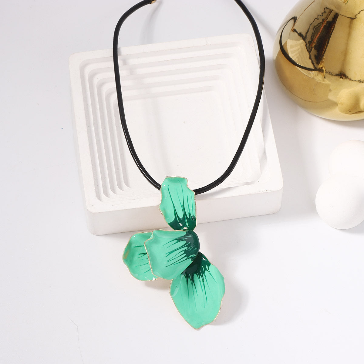 Hurmaava Riipus jokaiseen tilaisuuteen