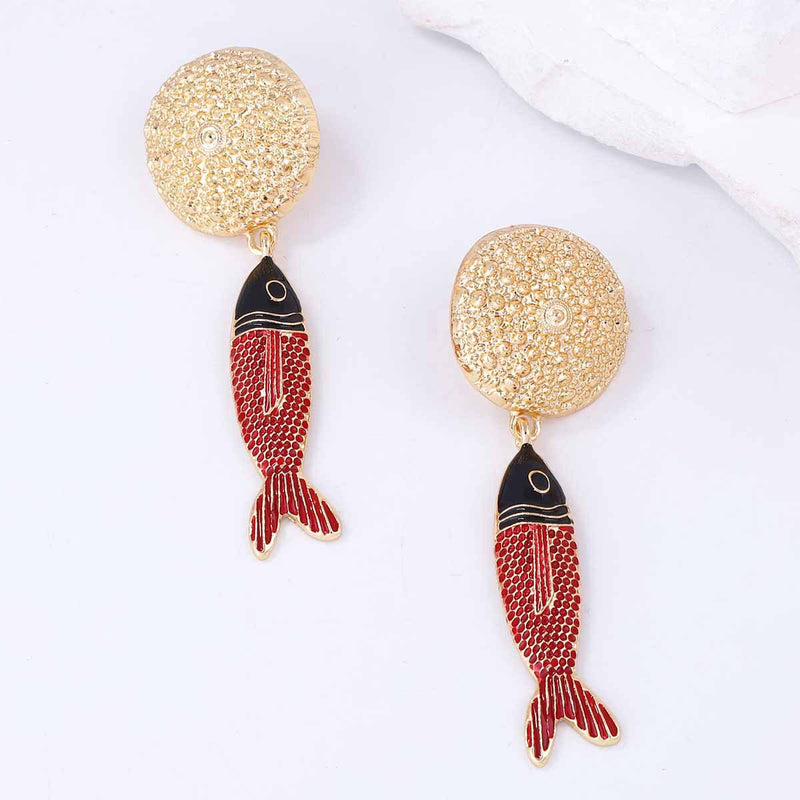 Kaunis Korvarengas ainutlaatuisella tyylillä