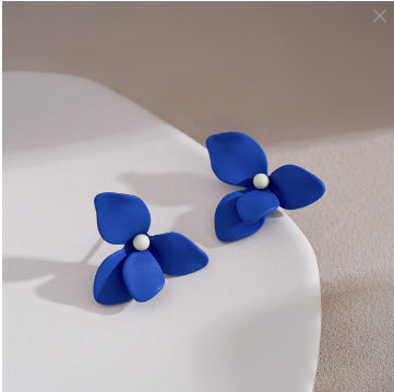 Hurmaava Korvarengas jokaiseen tilaisuuteen