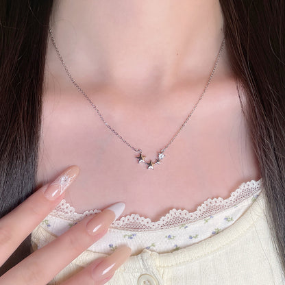 Klassinen Kaulakoru ajattomalla viehätyksellä