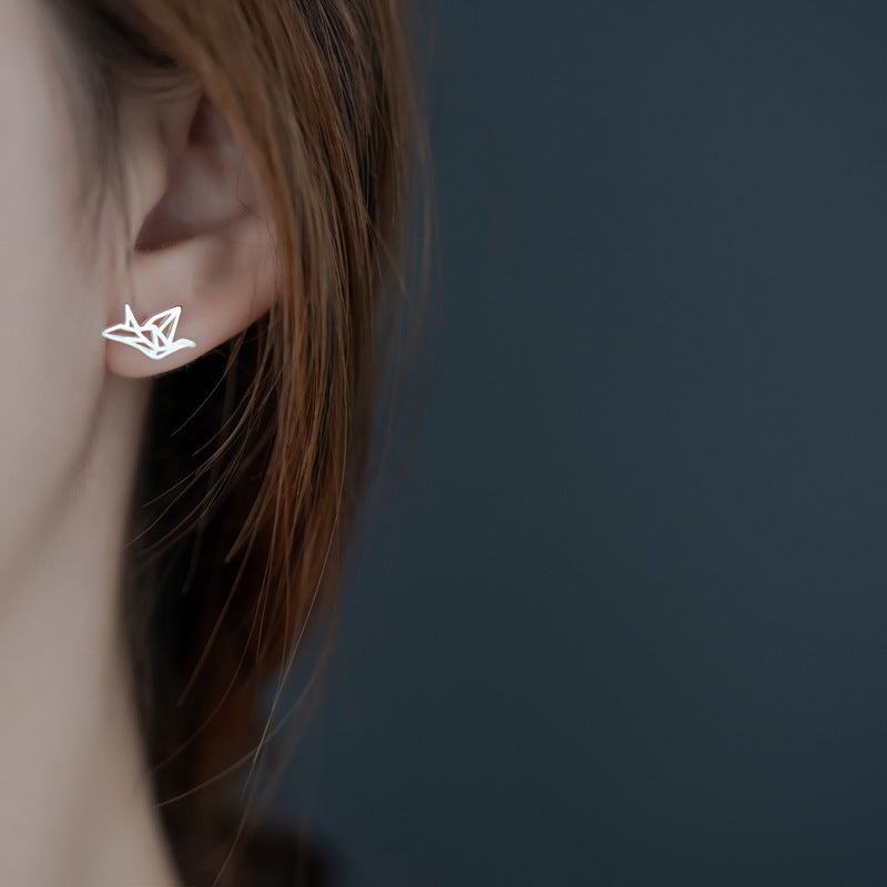 Klassinen Korvarengas ajattomalla viehätyksellä