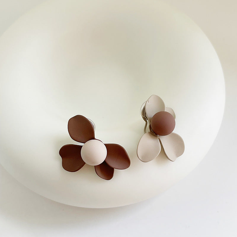 Elegantti Korvarengas jokaiseen tilaisuuteen