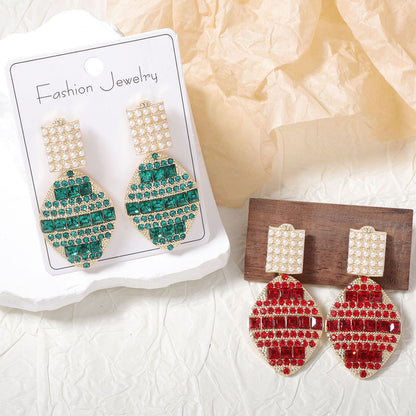 Kaunis Korvarengas ainutlaatuisella tyylillä