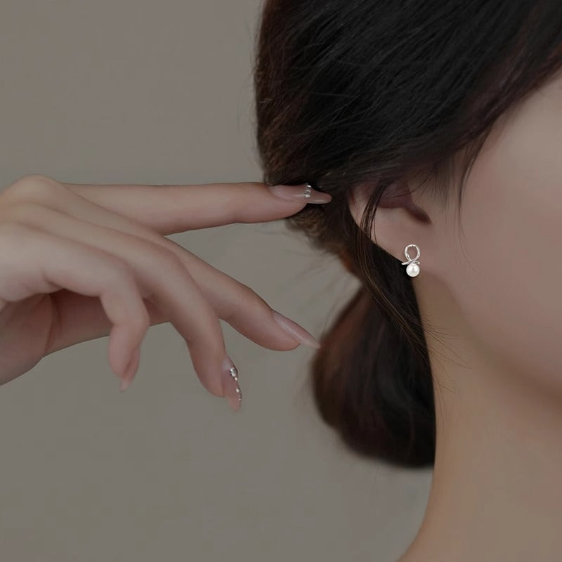 Kaunis Helmi Korvarengas ainutlaatuisella tyylillä