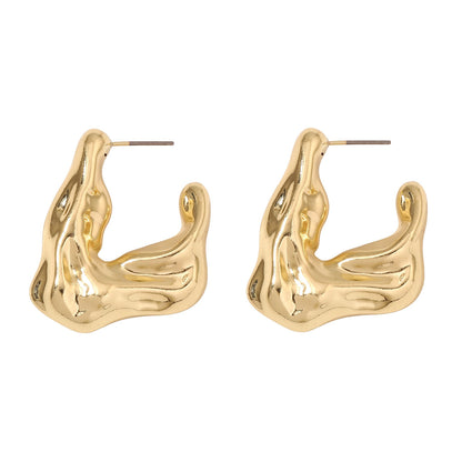 Kaunis Korvarengas ainutlaatuisella tyylillä