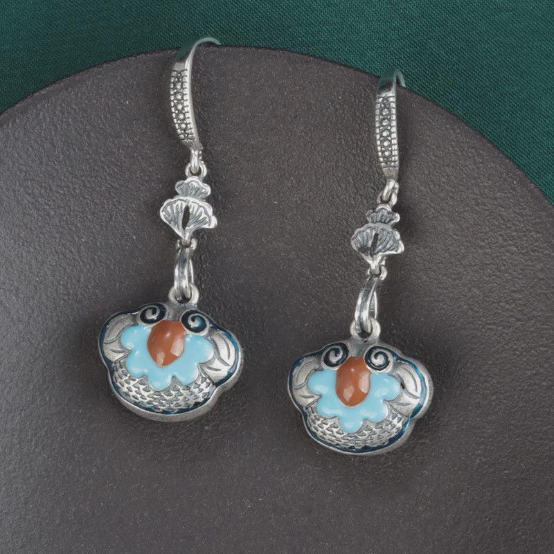 Hurmaava Hopea Korvarengas jokaiseen tilaisuuteen