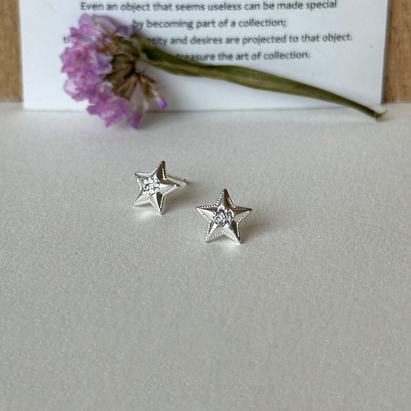 Kaunis Korvarengas ainutlaatuisella tyylillä