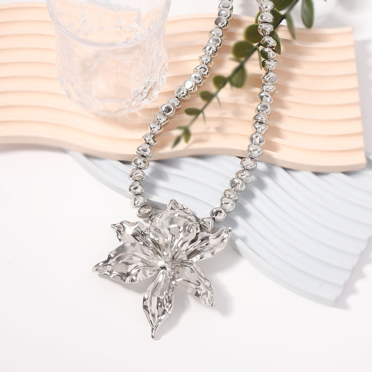 Elegantti Kaulakoru jokaiseen tilaisuuteen