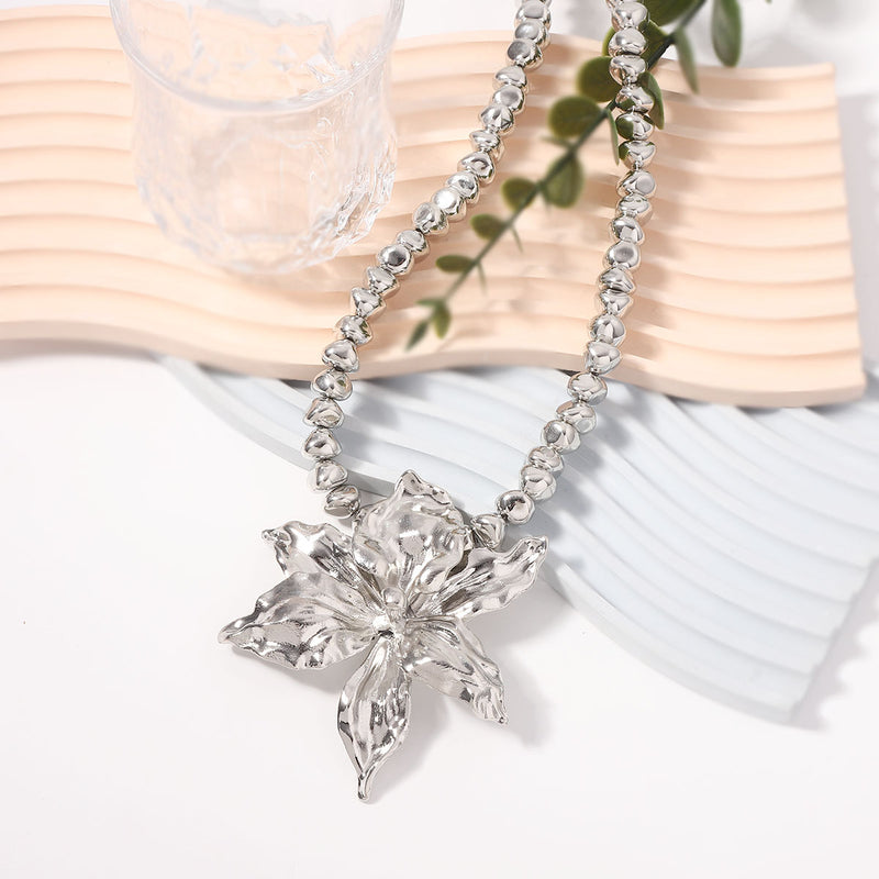 Elegantti Kaulakoru jokaiseen tilaisuuteen