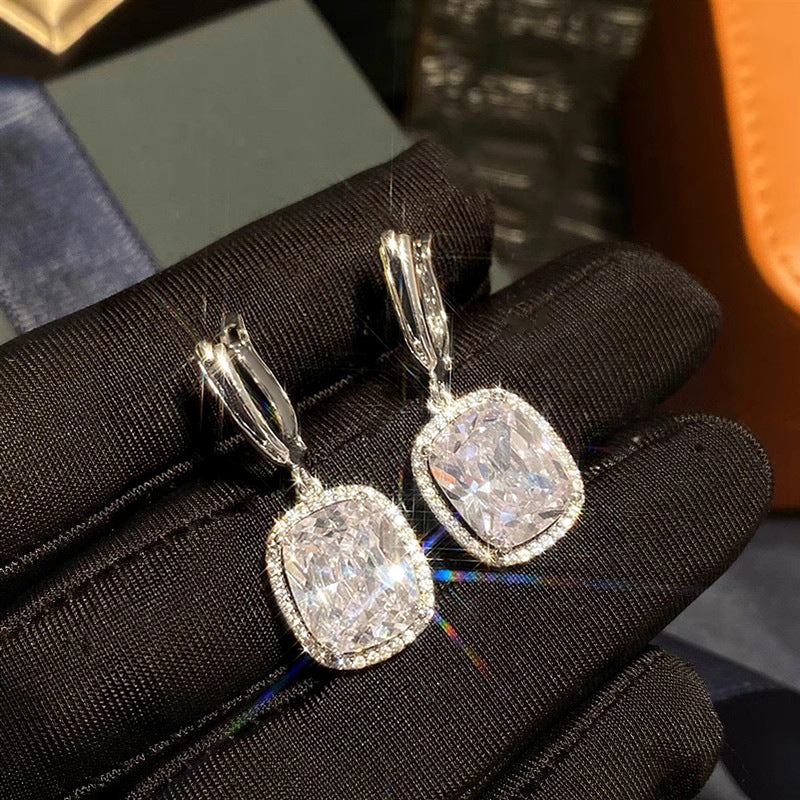 Romanttinen Korvarengas erityisiin hetkiin