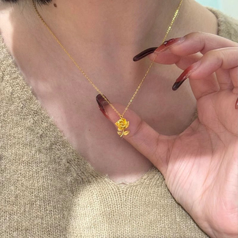 Klassinen Kaulakoru ajattomalla viehätyksellä