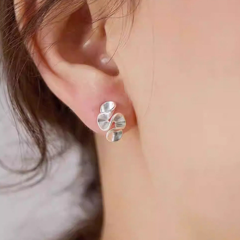 Klassinen Korvarengas ajattomalla viehätyksellä