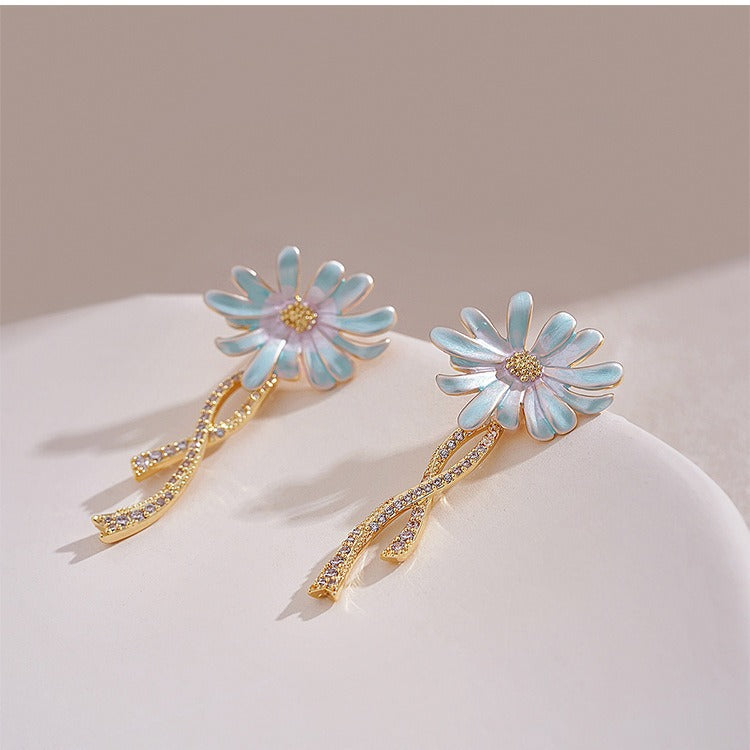 Kaunis Korvarengas ainutlaatuisella tyylillä