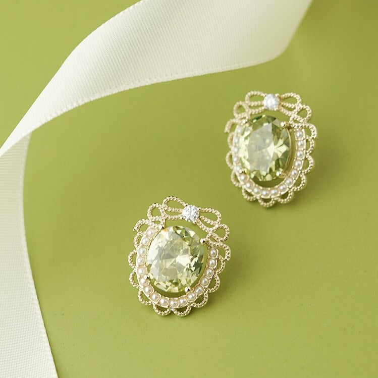 Klassinen Korvarengas ajattomalla viehätyksellä