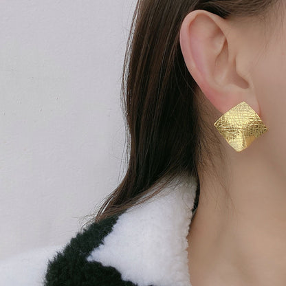 Herkkä käsityö Korvarengas