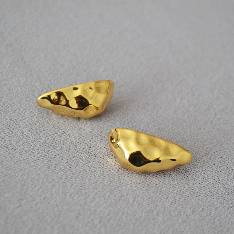 Klassinen Kulta Korvarengas ajattomalla viehätyksellä