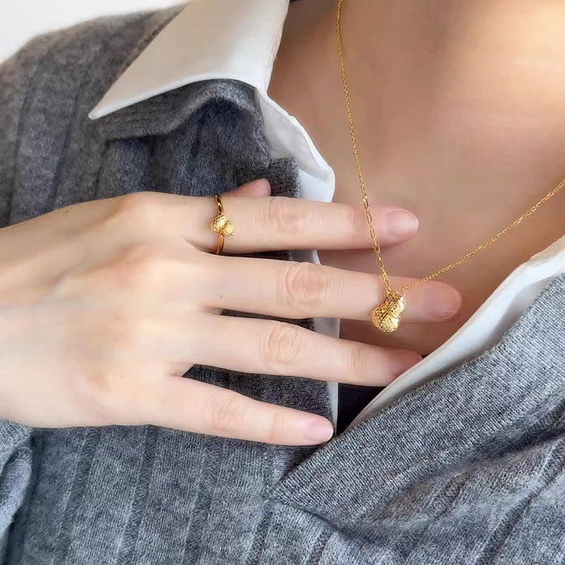 Elegantti Kulta Sormus jokaiseen tilaisuuteen