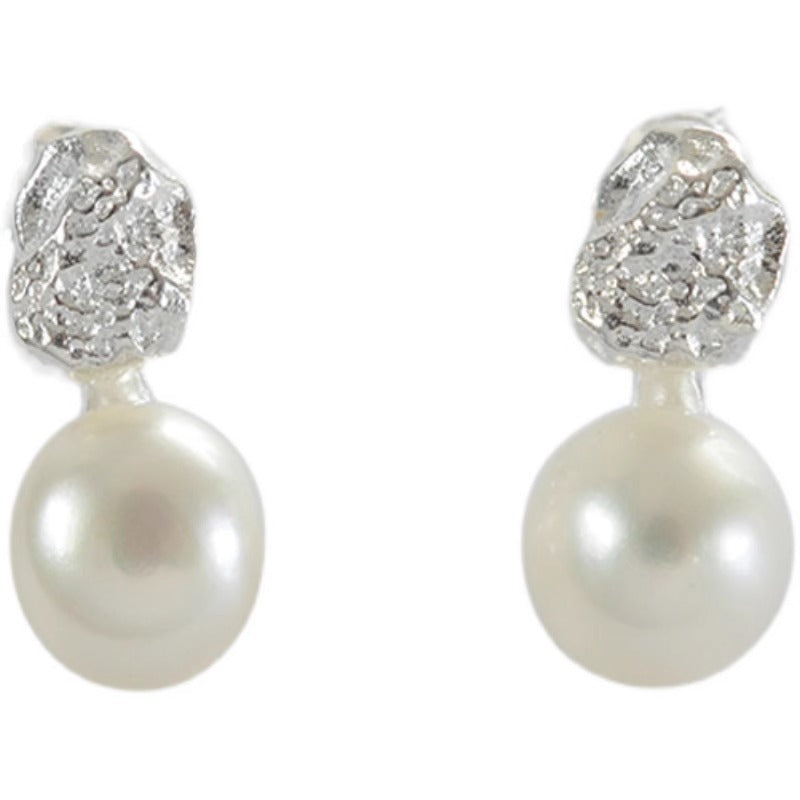 Hurmaava Helmi Korvarengas jokaiseen tilaisuuteen