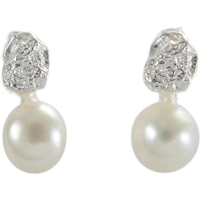 Hurmaava Helmi Korvarengas jokaiseen tilaisuuteen