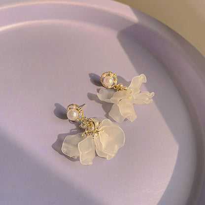 Romanttinen Helmi Korvarengas erityisiin hetkiin