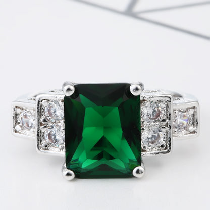 Kaunis Sormus ainutlaatuisella tyylillä