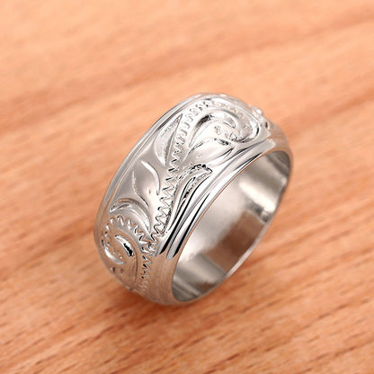 Klassinen Sormus ajattomalla viehätyksellä