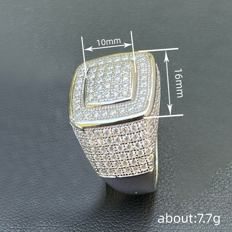 Kaunis Sormus ainutlaatuisella tyylillä