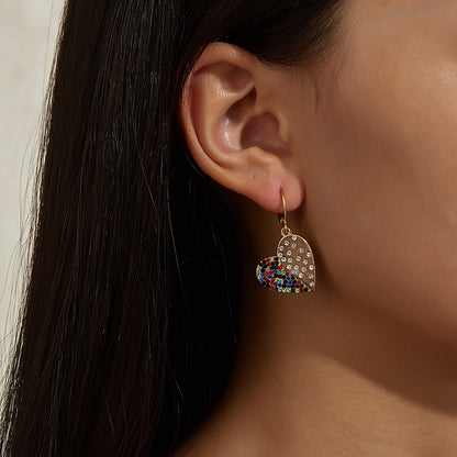 Kaunis Korvarengas ainutlaatuisella tyylillä