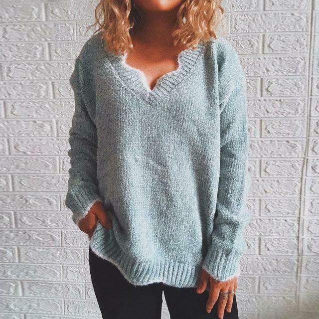 Well Tailored Sweater with a Graceful Silhouette
