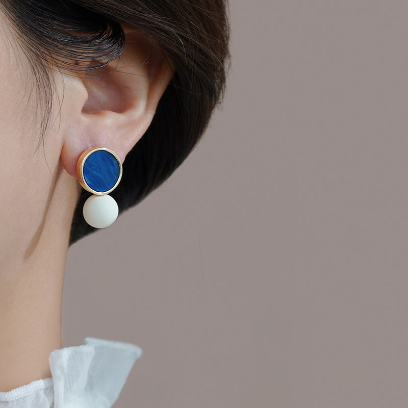 Klassinen Korvarengas ajattomalla viehätyksellä