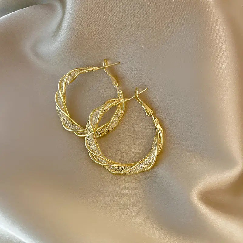 Klassinen Korvarengas ajattomalla viehätyksellä