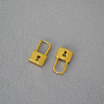 Kaunis Kulta Korvarengas ainutlaatuisella tyylillä